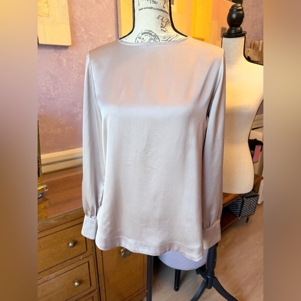 Elegant SZ 10 Women's Satin Blouse in Champagne